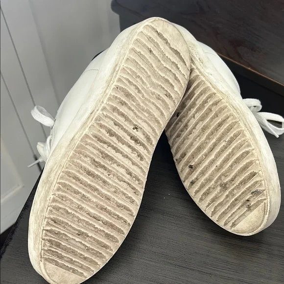 Steve Madden White Sneakers Classic Minimalist Design - Picture 4 of 5